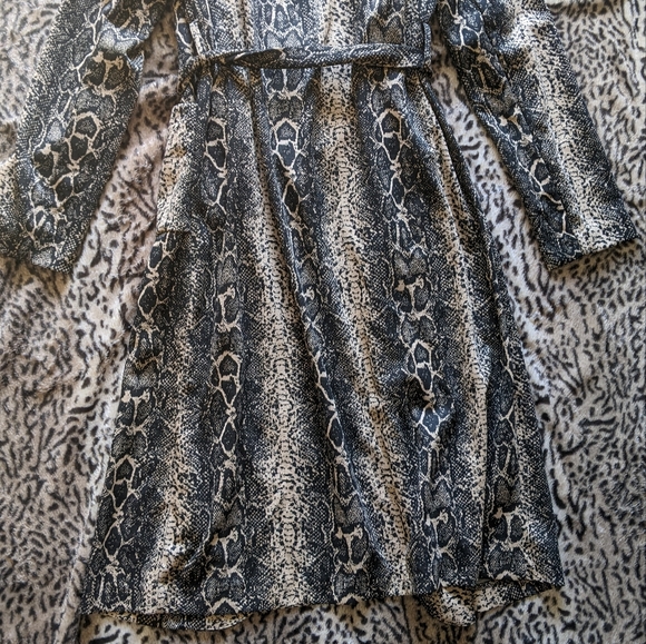 NWT snake print trench jacket - Picture 9 of 9